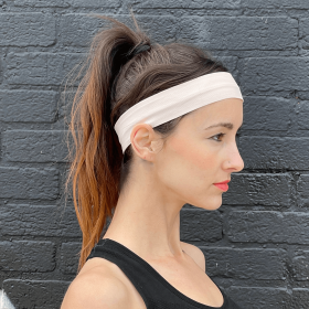 The Runner Sport and Fitness Sweat-Wicking Headband (Color: Pink)